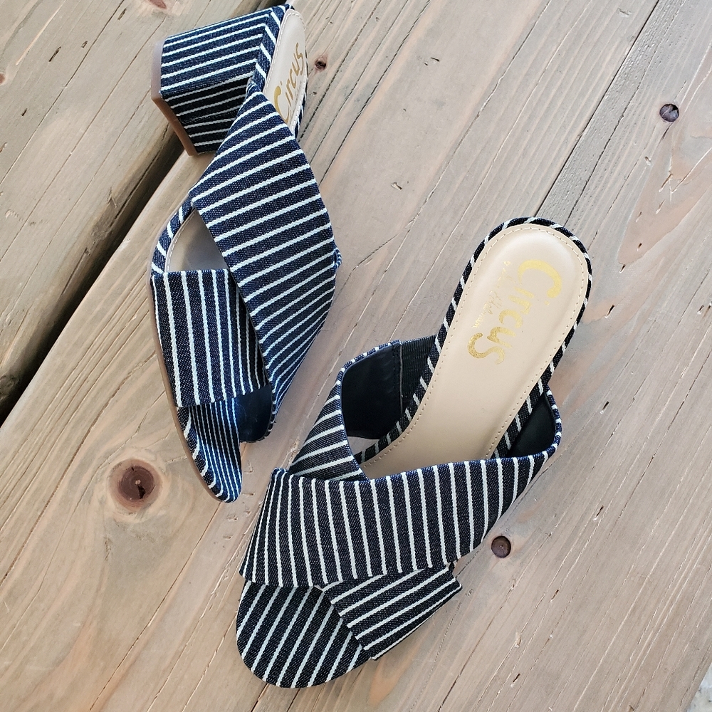 Sam Edelman Size 8 Blue and White Pin Stipe Steve Block Heel Open Toe Mules NWOT